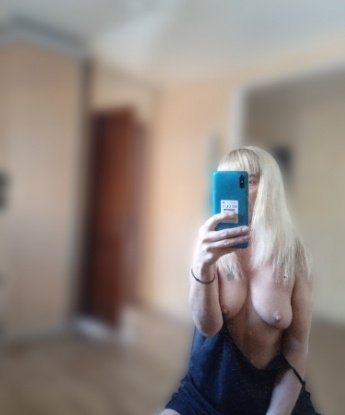 Опыт и сексуальность - мои главные достоинства. Я знаю, как подарить незабываемые ощущения и расслабление после тяжелого дня. В моих нежных руках ты почувствуешь себя настоящим королем, а мои умелые губы принесут тебе истинное удовольствие. Моя красивая фигура, упругая грудь и шикарные длинные ноги соблазняют с первого взгляда. Я гарантирую анонимность и конфиденциальность встречи. Позвони мне и я превратю твои самые сокровенные желания в реальность. В Москве я создам для тебя незабываемую атмосферу страсти и удовольствия. 💋 Фаина